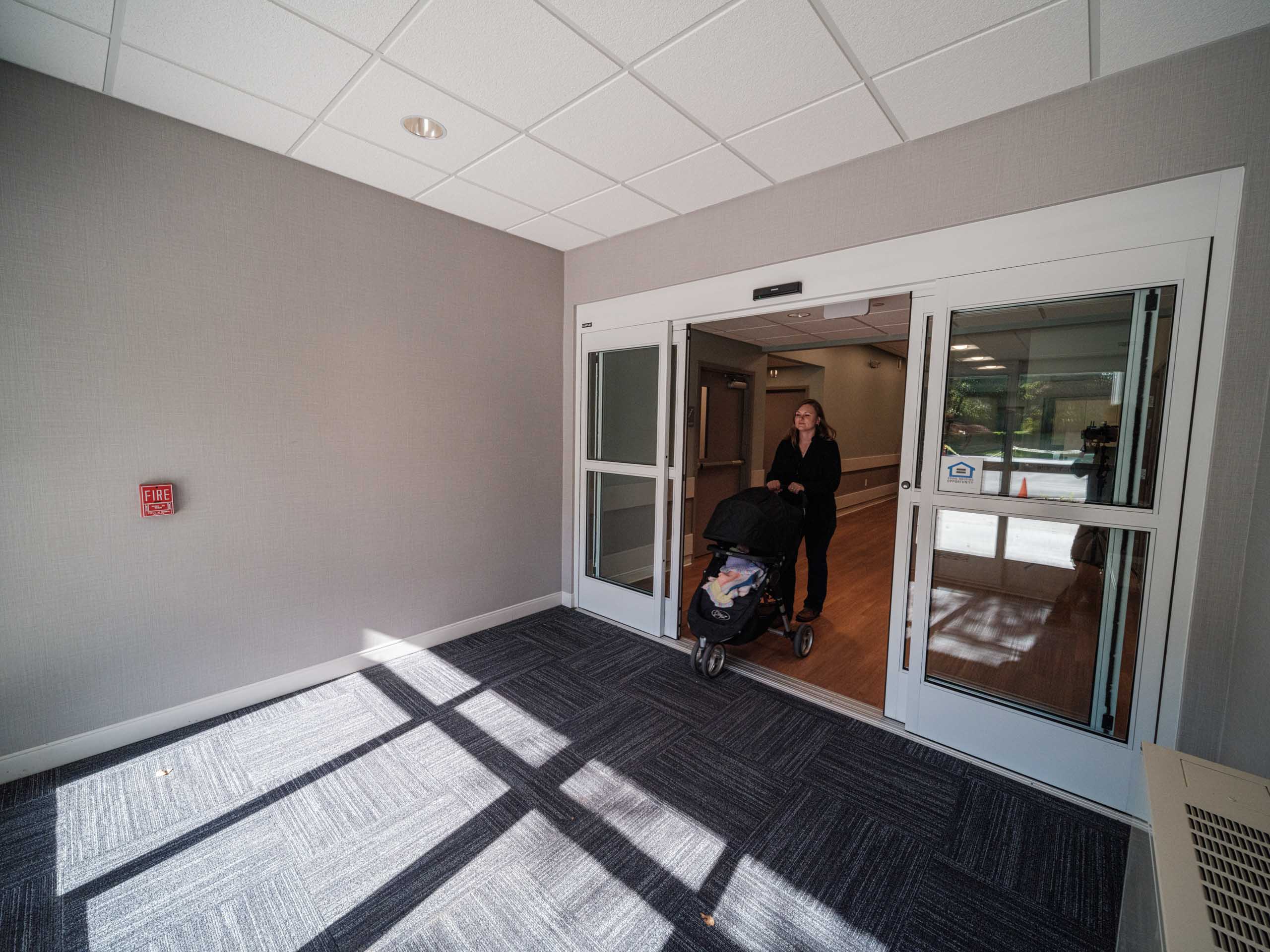 DuraGlide® 2000/3000 Bestselling Automatic Sliding Door STANLEY